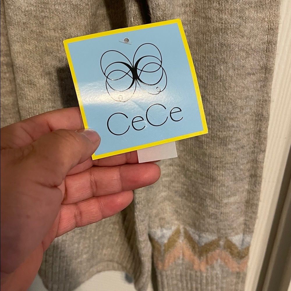 CeCe Gray and Tan Patterned Sweater size M - Picture 3 of 8